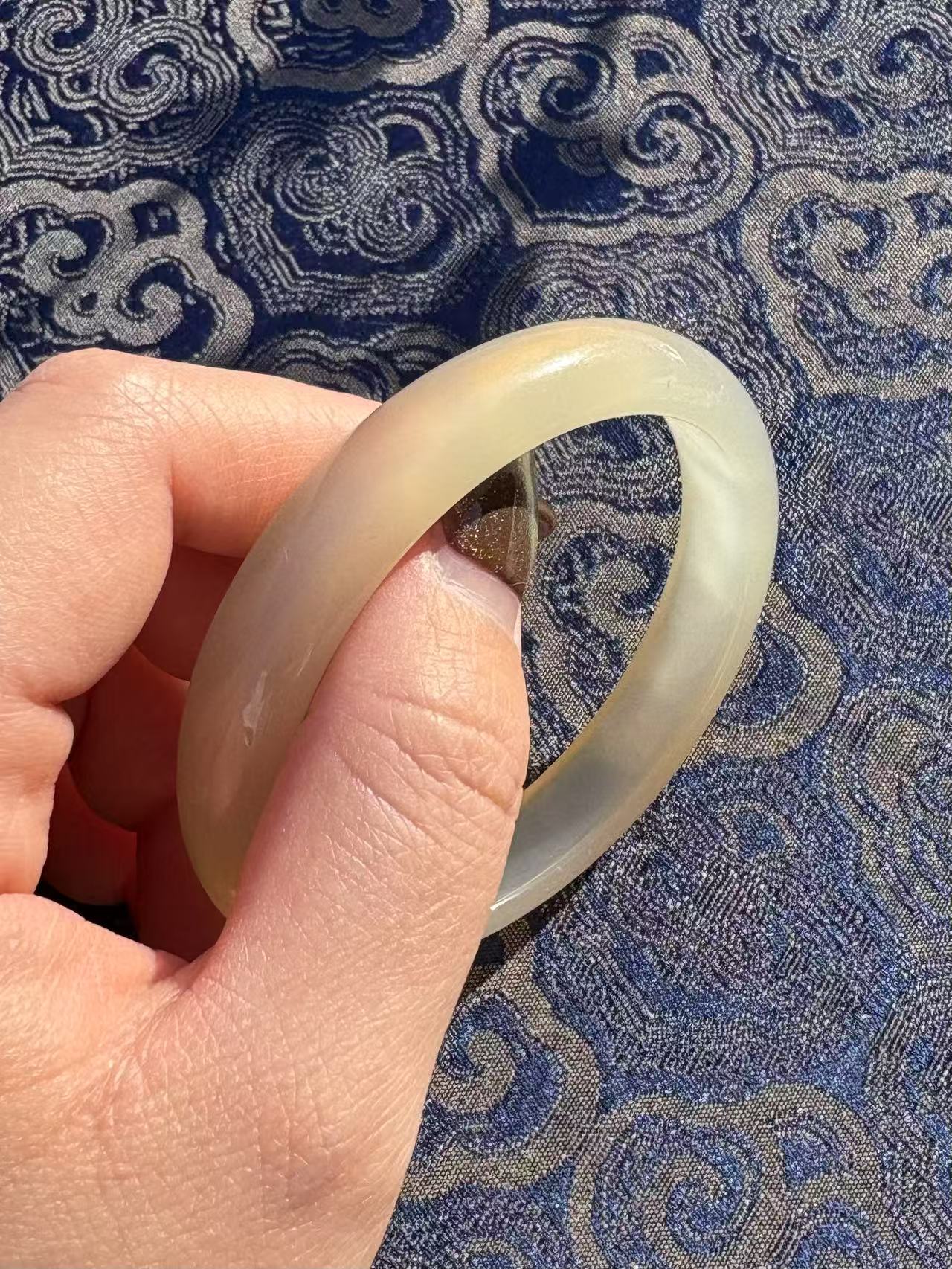 Bangle Agate Moonlight White 54mm 白月光玛瑙手镯