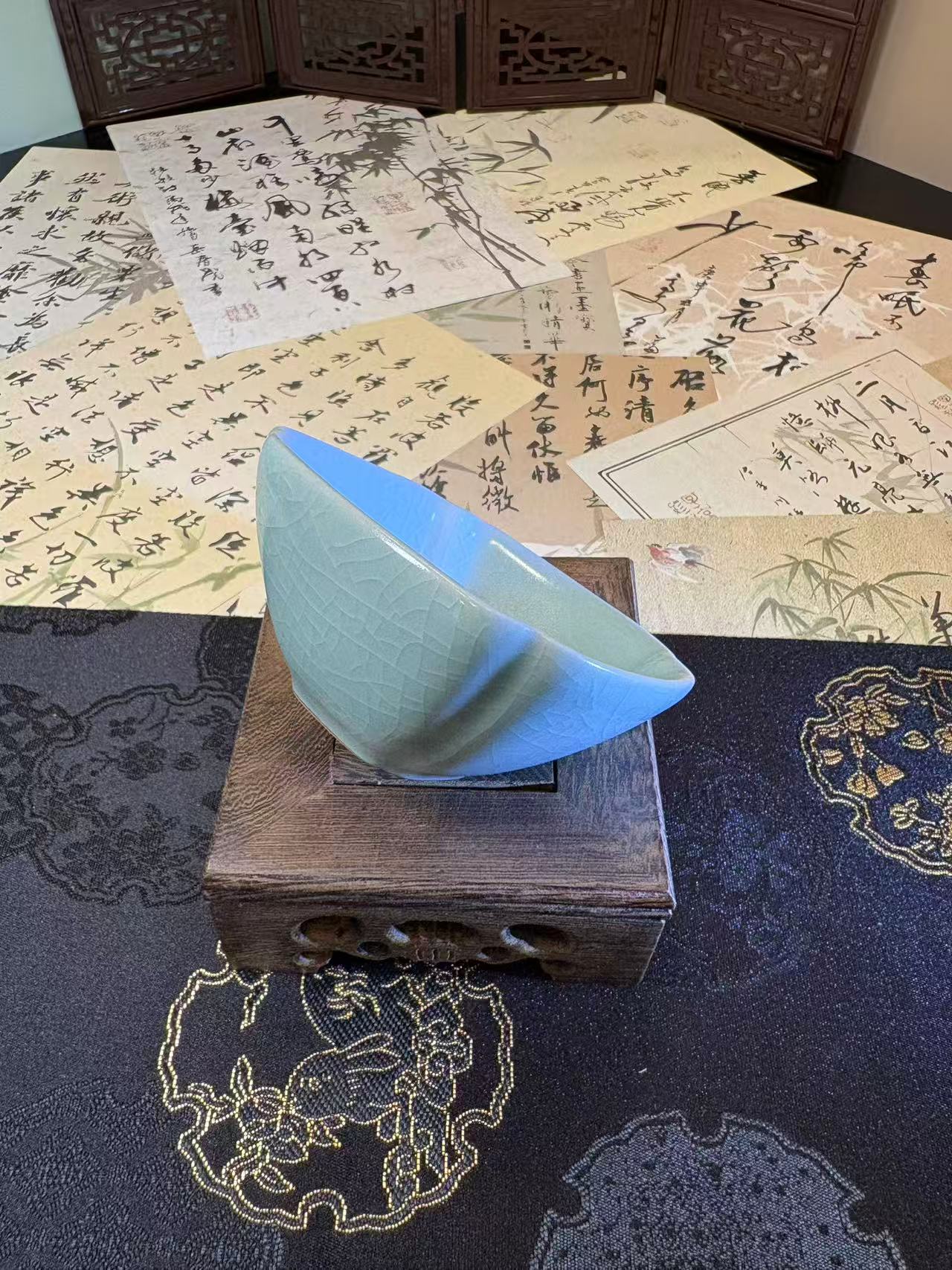 Handcrafted Ru Kiln Sky Blue Crackle Glaze Master Cup 手工汝窑天青色开片主人杯