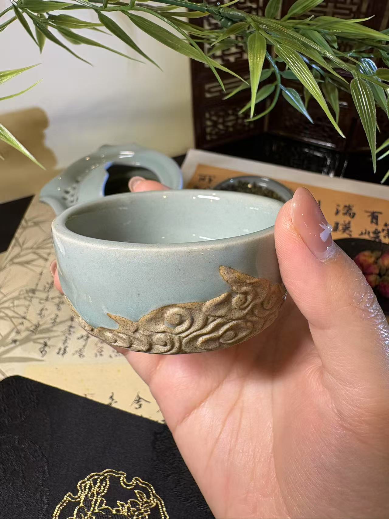 Handcrafted Ru Kiln Auspicious Cloud Motif Celadon Teapot 手工汝窑祥云纹青瓷茶壶 一壶一杯