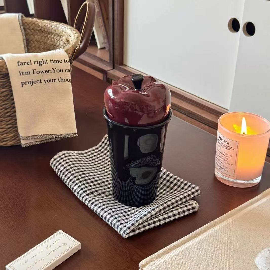 Ceramic Mug with Apple-Shaped Lid 苹果盖子质感陶瓷马克杯