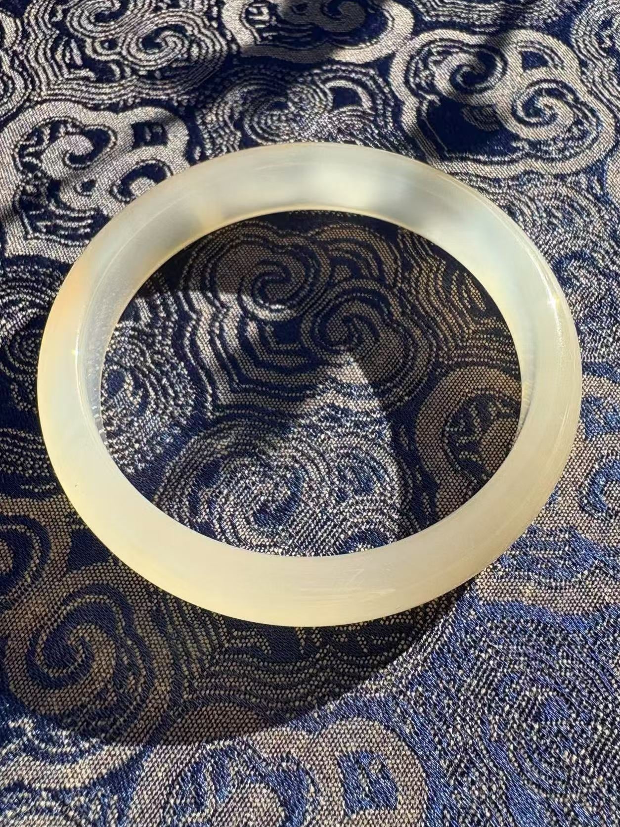 Bangle Agate Moonlight White 54mm 白月光玛瑙手镯
