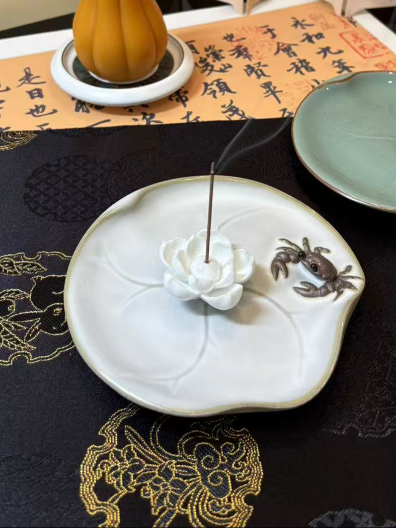 Ceramic Incense Holder Plate 陶瓷螃蟹莲花香插盘 2色选