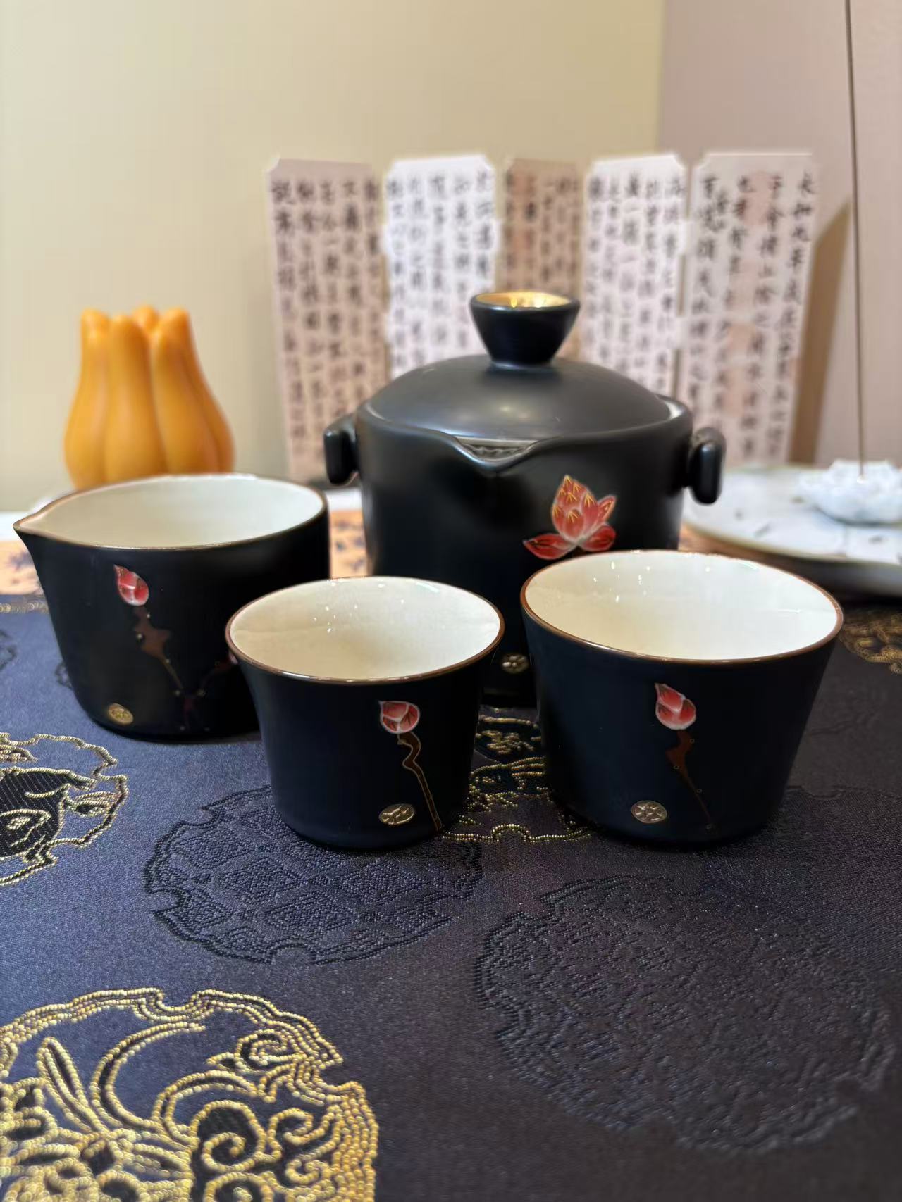 Hand-painted Gilded Lotus Ceramic Tea Set 手工描鎏金莲花陶瓷茶具套组