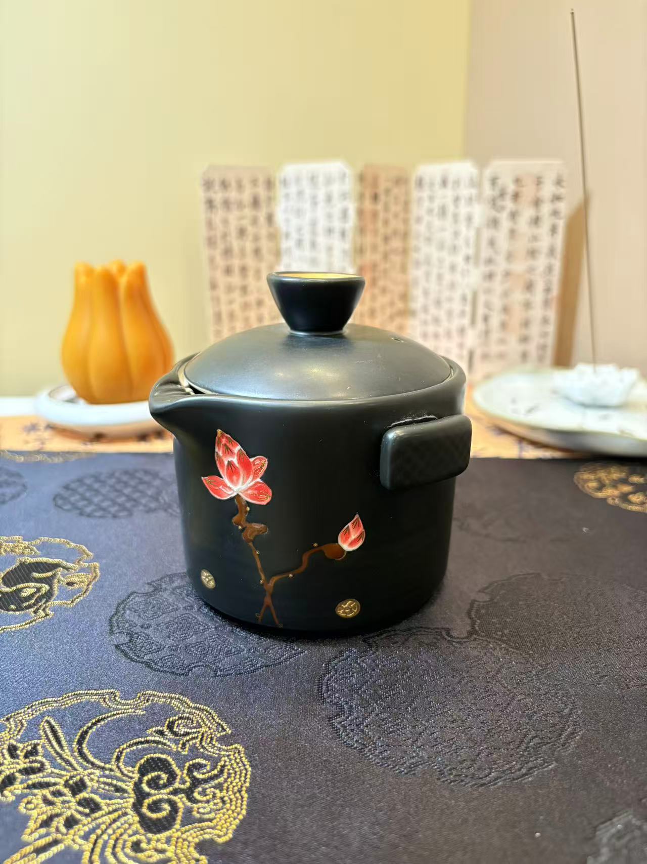 Hand-painted Gilded Lotus Ceramic Tea Set 手工描鎏金莲花陶瓷茶具套组