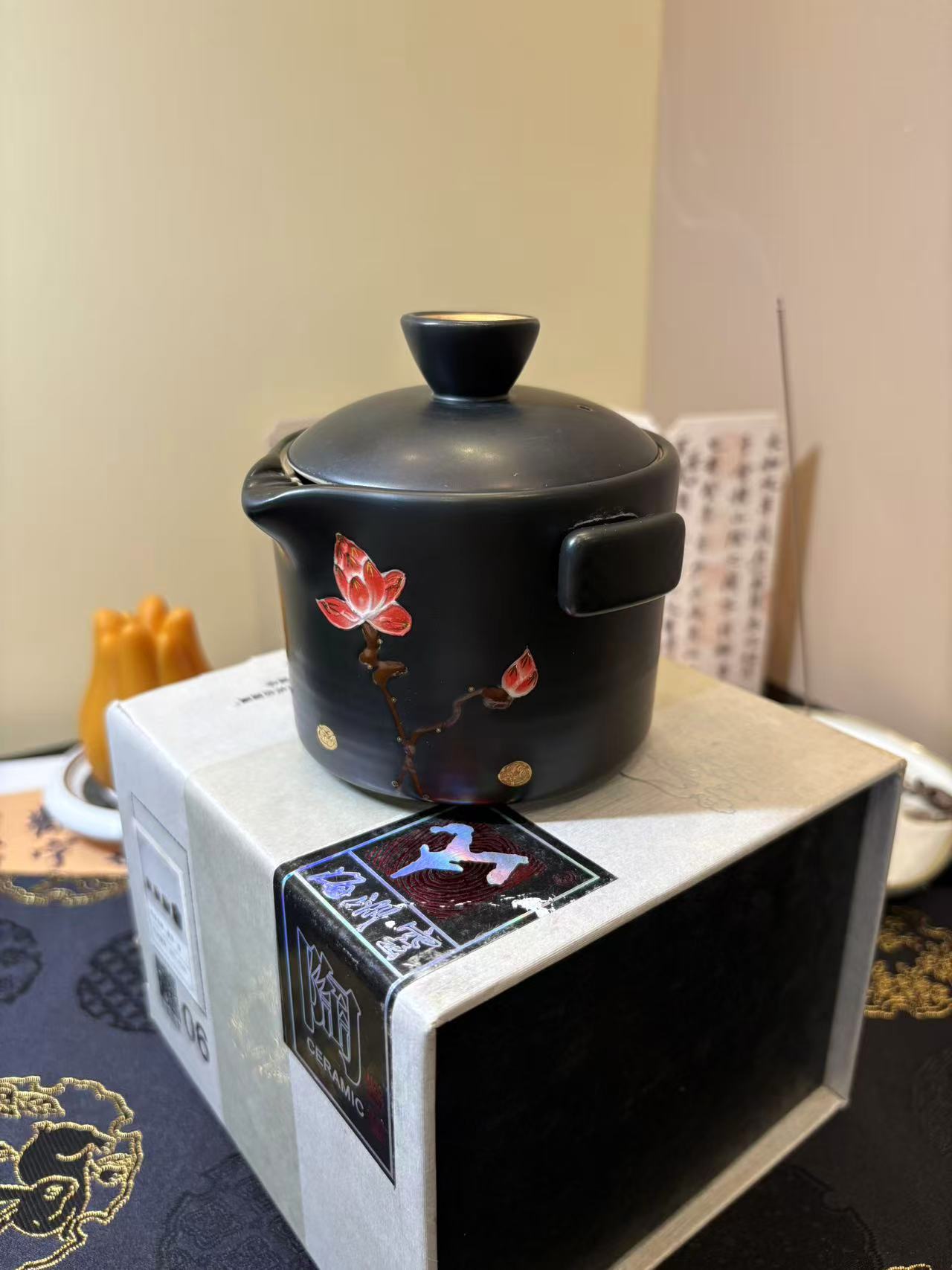 Hand-painted Gilded Lotus Ceramic Tea Set 手工描鎏金莲花陶瓷茶具套组