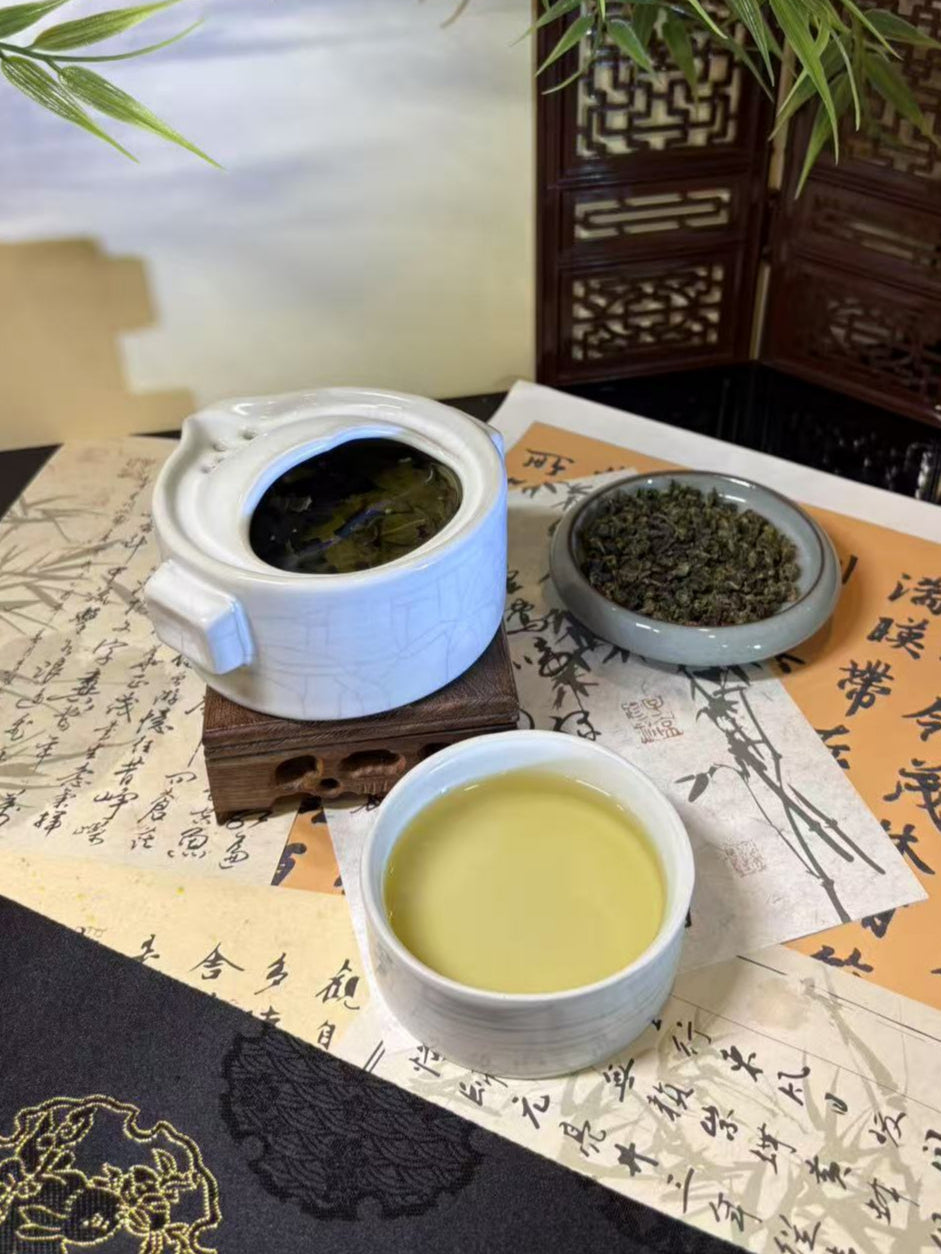 Handcrafted Ru Kiln Crackle Glaze White Porcelain Teapot 手工汝窑冰裂纹白瓷茶壶 一壶一杯