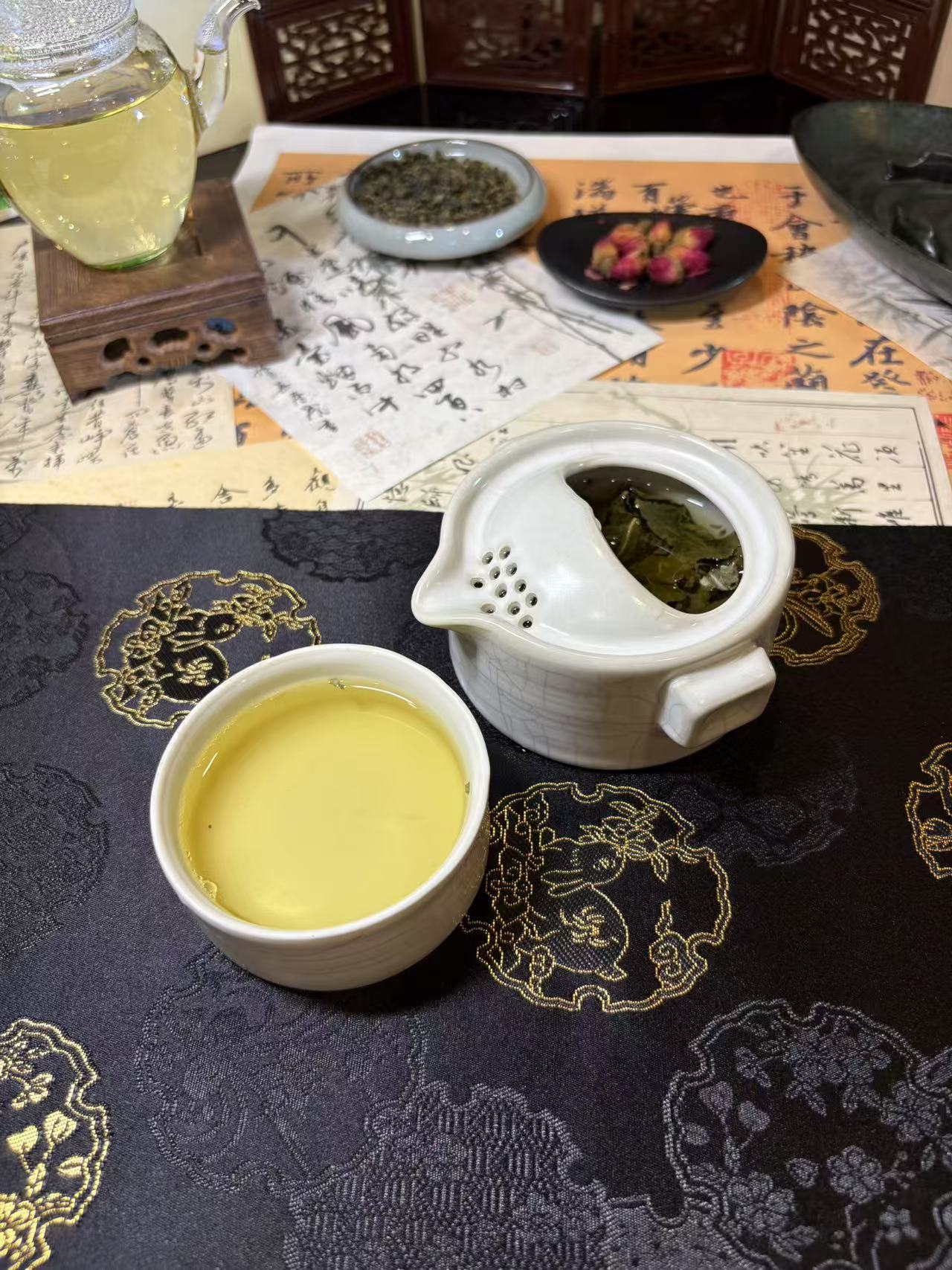 Handcrafted Ru Kiln Crackle Glaze White Porcelain Teapot 手工汝窑冰裂纹白瓷茶壶 一壶一杯