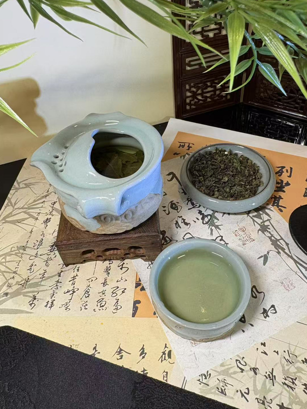 Handcrafted Ru Kiln Auspicious Cloud Motif Celadon Teapot 手工汝窑祥云纹青瓷茶壶 一壶一杯