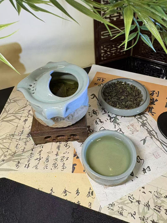 Handcrafted Ru Kiln Auspicious Cloud Motif Celadon Teapot 手工汝窑祥云纹青瓷茶壶 一壶一杯