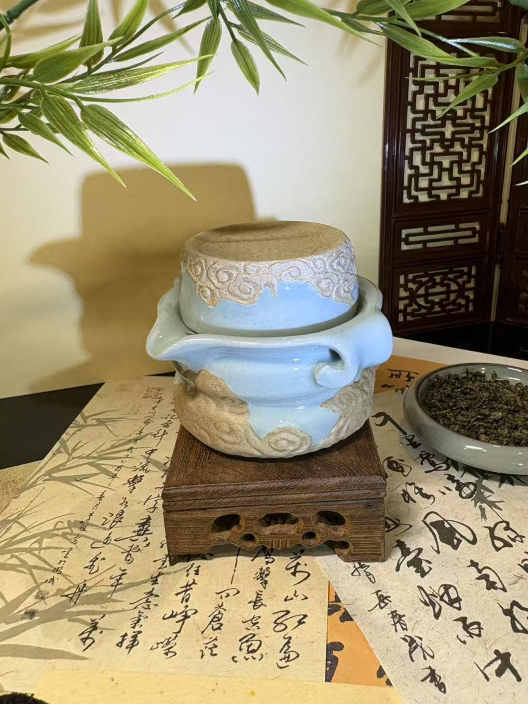 Handcrafted Ru Kiln Auspicious Cloud Motif Celadon Teapot 手工汝窑祥云纹青瓷茶壶 一壶一杯