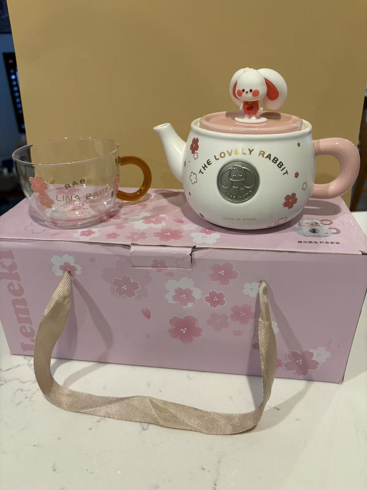 A Cute Cherry Blossom Bunny Afternoon Tea Set Gift - 1 Ceramic Teapot, 1 Glass Teacup & Gift Box 樱花兔兔下午茶套装礼盒 1壶1杯+礼盒